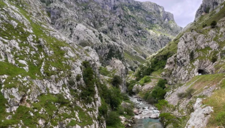 Rescatada una senderista tras sufrir un accidente en los Picos de Europa